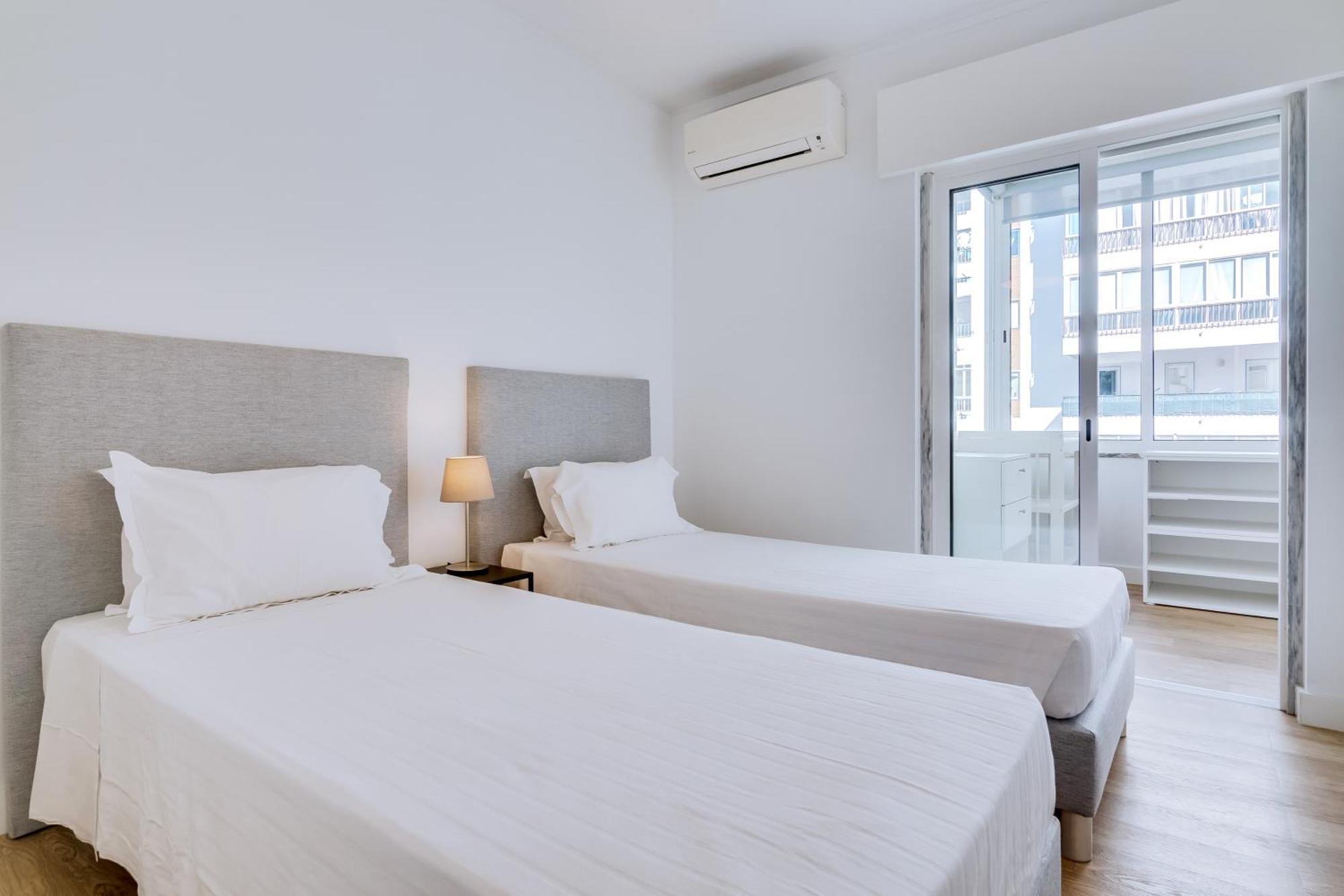 Al - Apartamento Egas Moniz Quarteira Ngoại thất bức ảnh